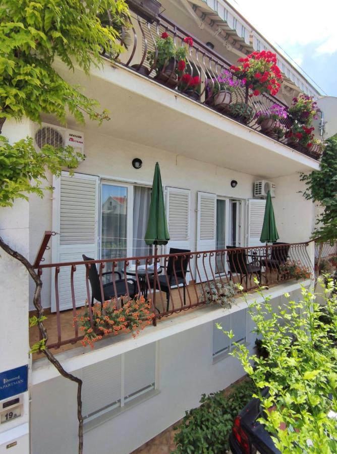 Apartman Rivana Baška Voda エクステリア 写真